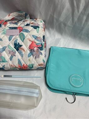 Vera Bradley Ultralight Hanging Organizer Tropical Floral, Pouch & Cosmetic bags